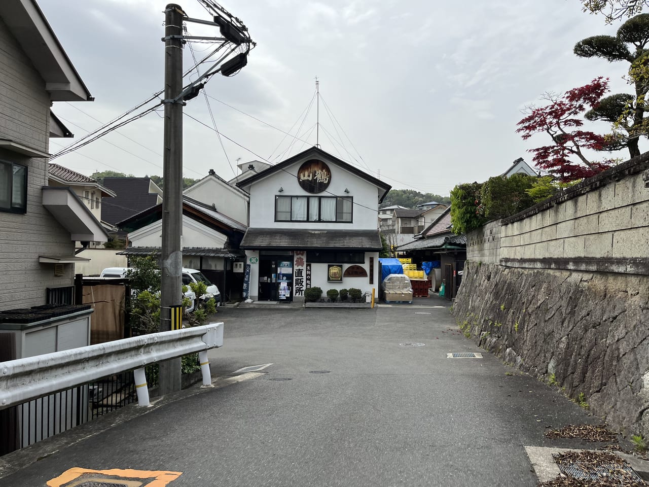 住宅地の中にある中本酒造店